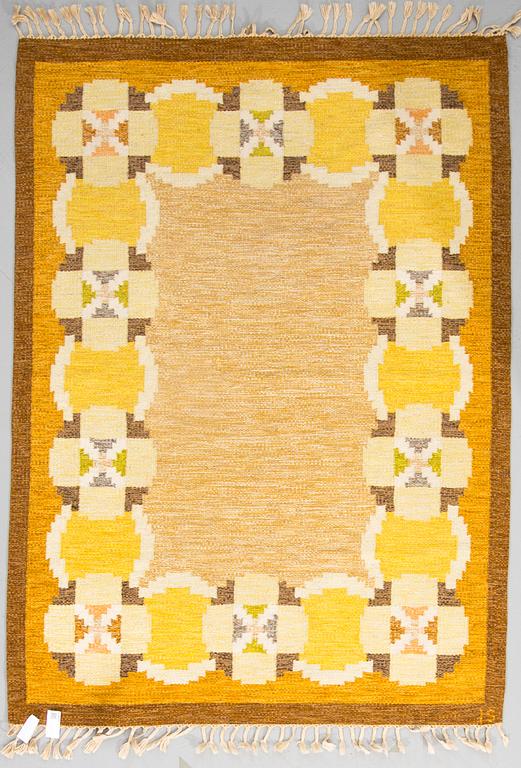 A CARPET,  flat weave, signed IS (Ingegerd Silow), around 231 x 165 cm.