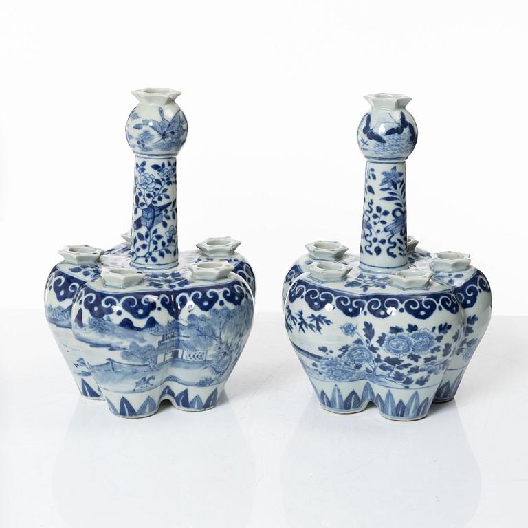 Two Chinese blue and white porcelain tulip vases, 20th century.