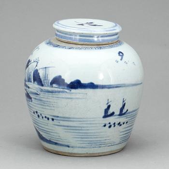 BOJAN MED LOCK. Porslin Kina, 1800-tal.