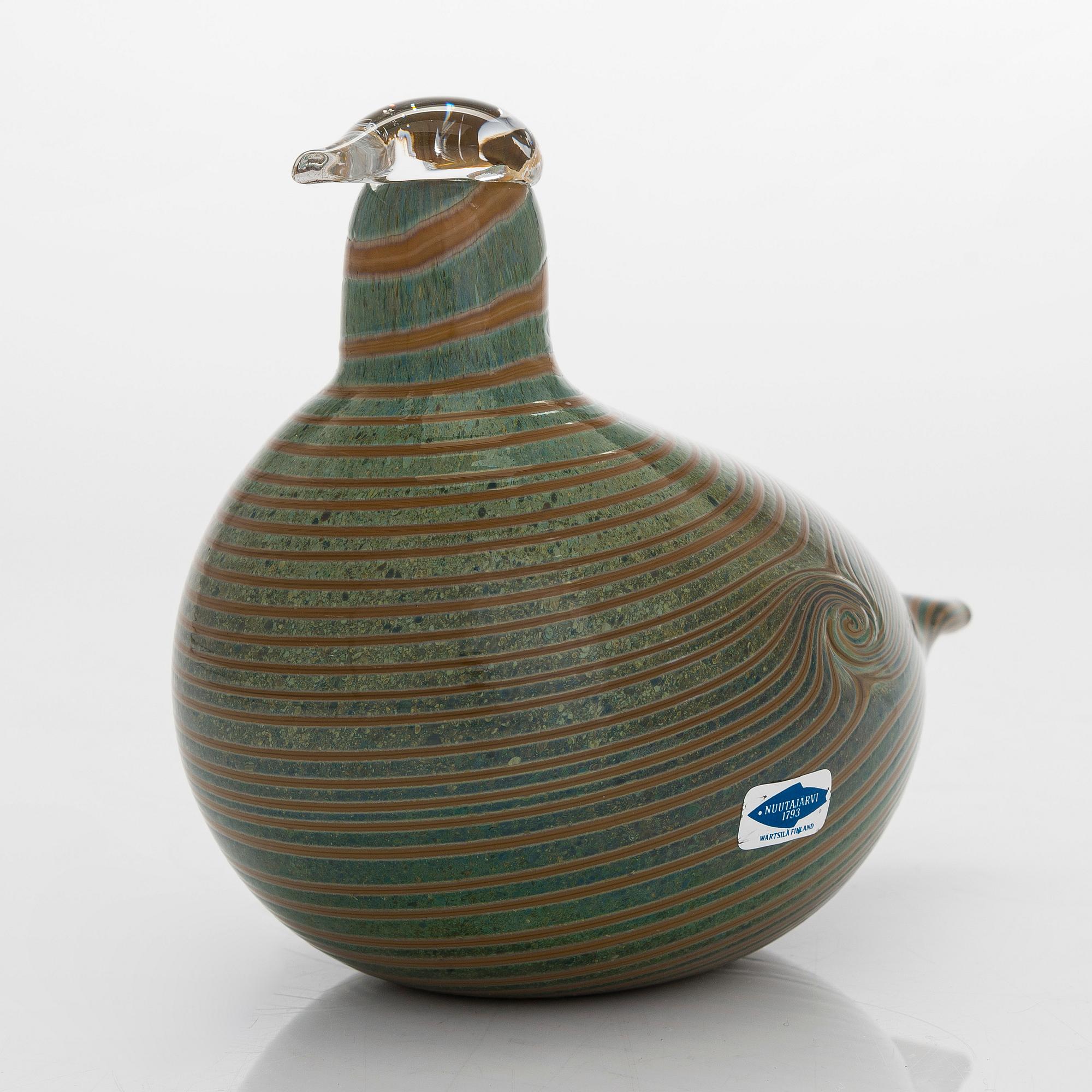 Oiva Toikka, a glass bird signed O. Toikka Nuutajärvi.