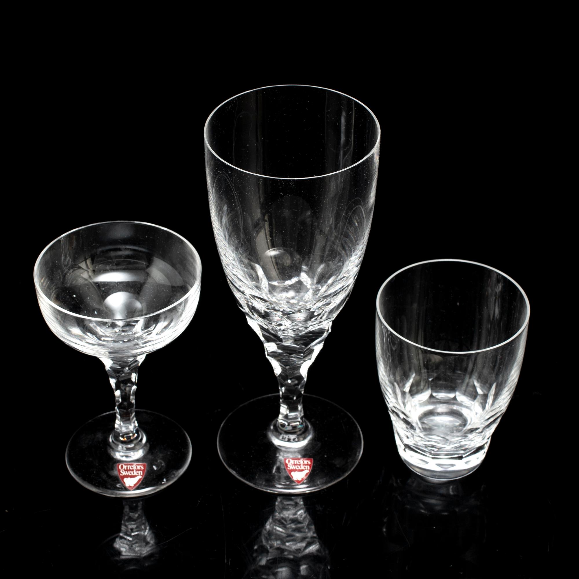 INGEBORG LUNDIN, servis, 28 delar, glas, "Carina", Orrefors, 1900-talets andra hälft.