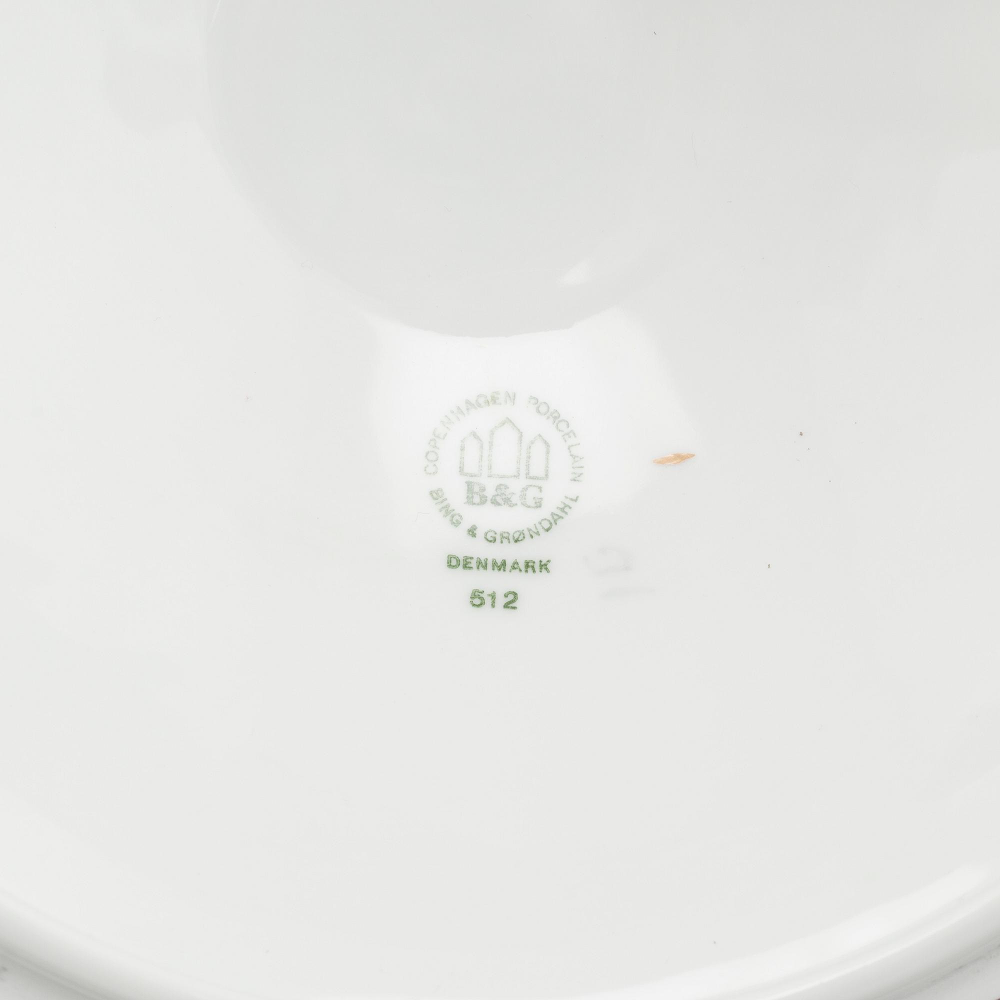 138 pieces of dinnerware "Blå Måsen" by Bing & Gröndahl, Denmark.