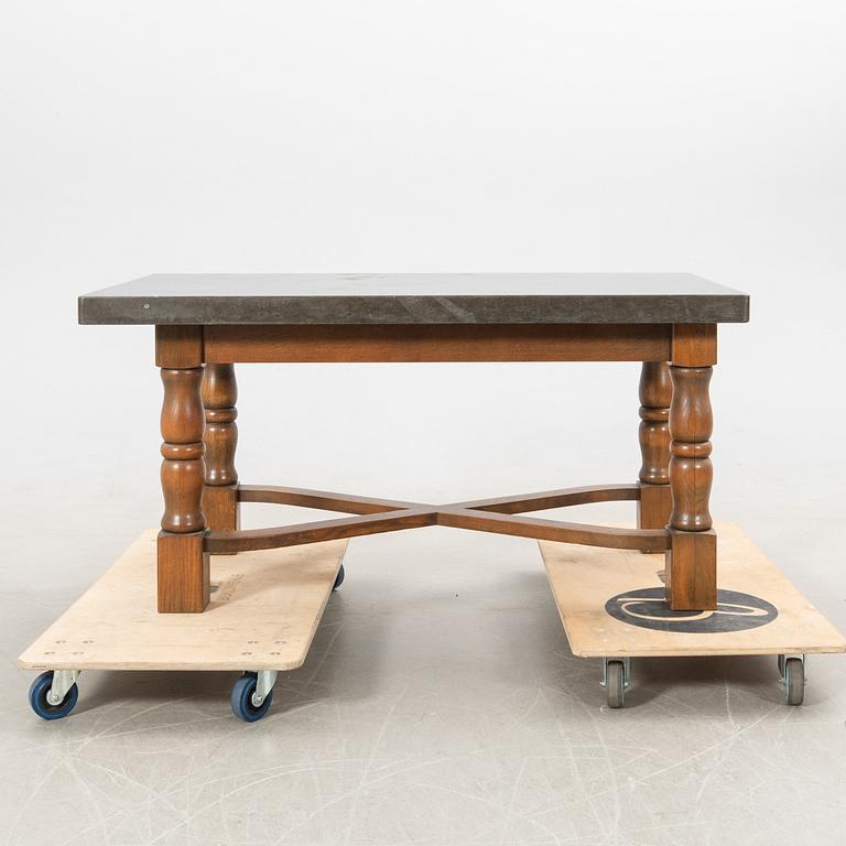 Stone table, Baroque style, 20th century.