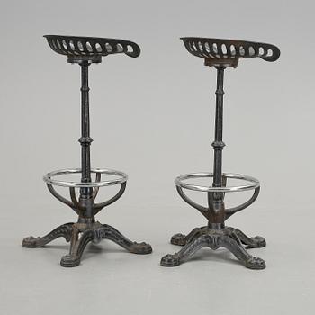 BARSTOLAR, ett par, Invicta, Frankrike, 1900-talets mitt.