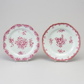 Two purpur camaieu dishes, Qing dynasty, Qianlong (1736-95).