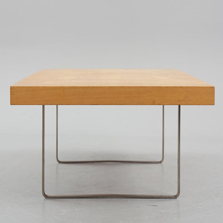 Hans J. Wegner, skrivbord, "JH 810", Johannes Hansen, Danmark, efter 1970.