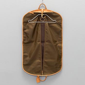 LOUIS VUITTON, "Housse Porte-habits".