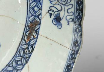 STEKFAT, 2 st, porslin. Kina, Qianlong 1700-tal.