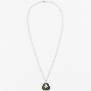 Necklace, 18K white gold with green stone and small octagon-cut diamonds.