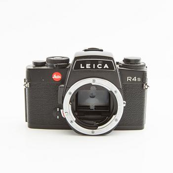Camera Leica - R10045 with lens and accessories.