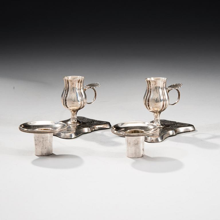 A PAIR OF CHAMBER CANDLESTICKS.