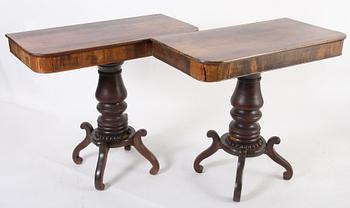 PELARBORD, ett par, 1800-tal. England, bla mahogny.