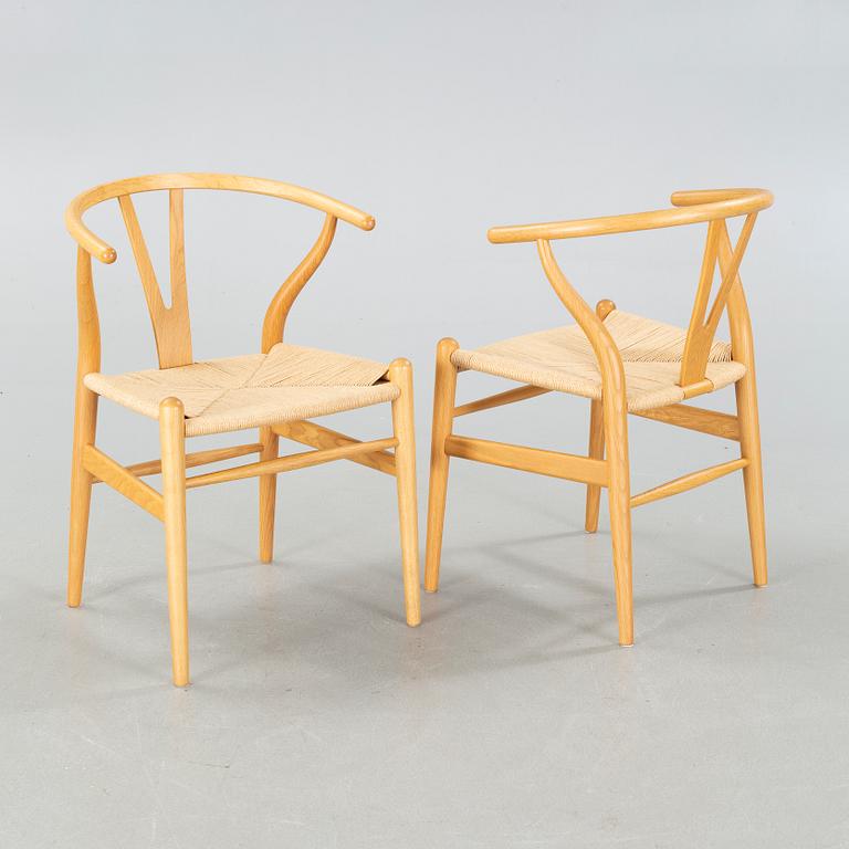 HANS J WEGNER, karmstolar, 4 st, "Y-stolen", Carl Hansen & Søn, Danmark, 2000-tal.