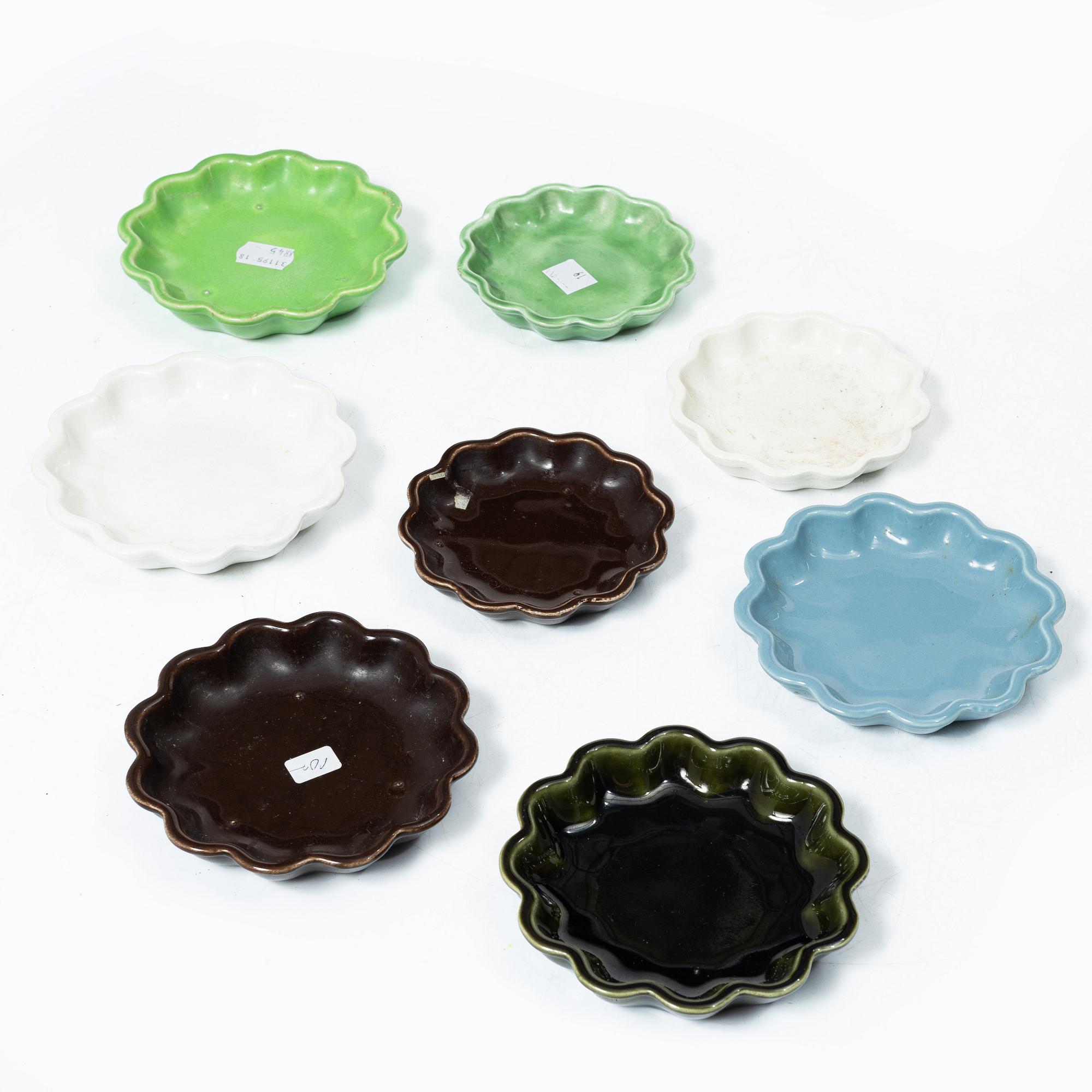Wilhelm Kåge, four ceramic flower pots and 24 flowerpot saucers, 'Planta', Gustavsberg, 1940's/50's.