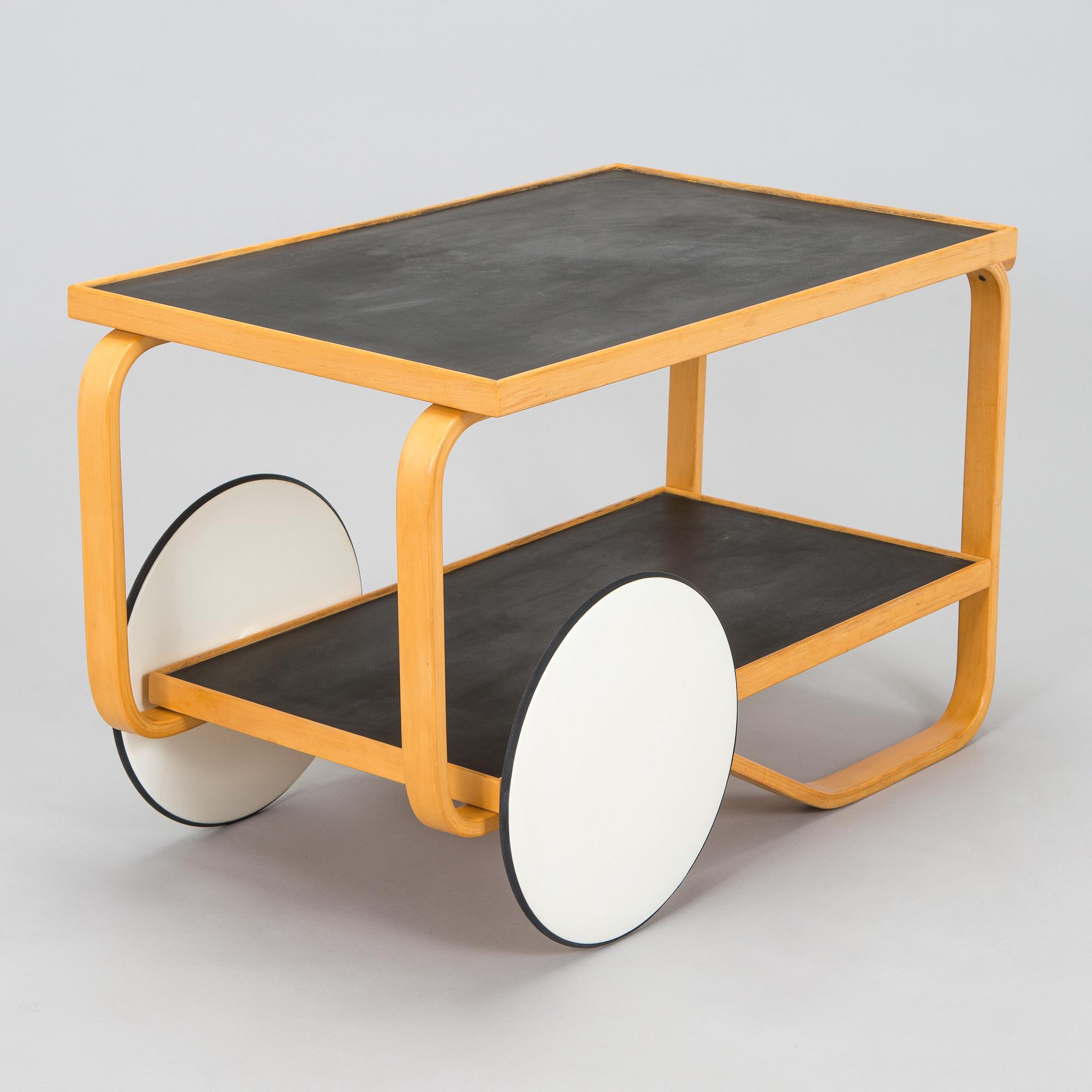 Alvar Aalto, serveringsvagn, modell 98, O.Y. Huonekalu- ja Rakennustyötehdas A.B. 1900-talets mitt.