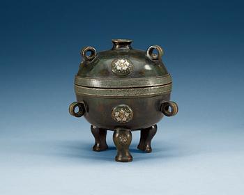 1300. An archaistic bronze censer with cover.