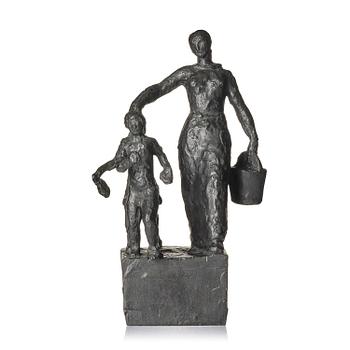 763. Ninnan Santesson, Woman with two playing children.