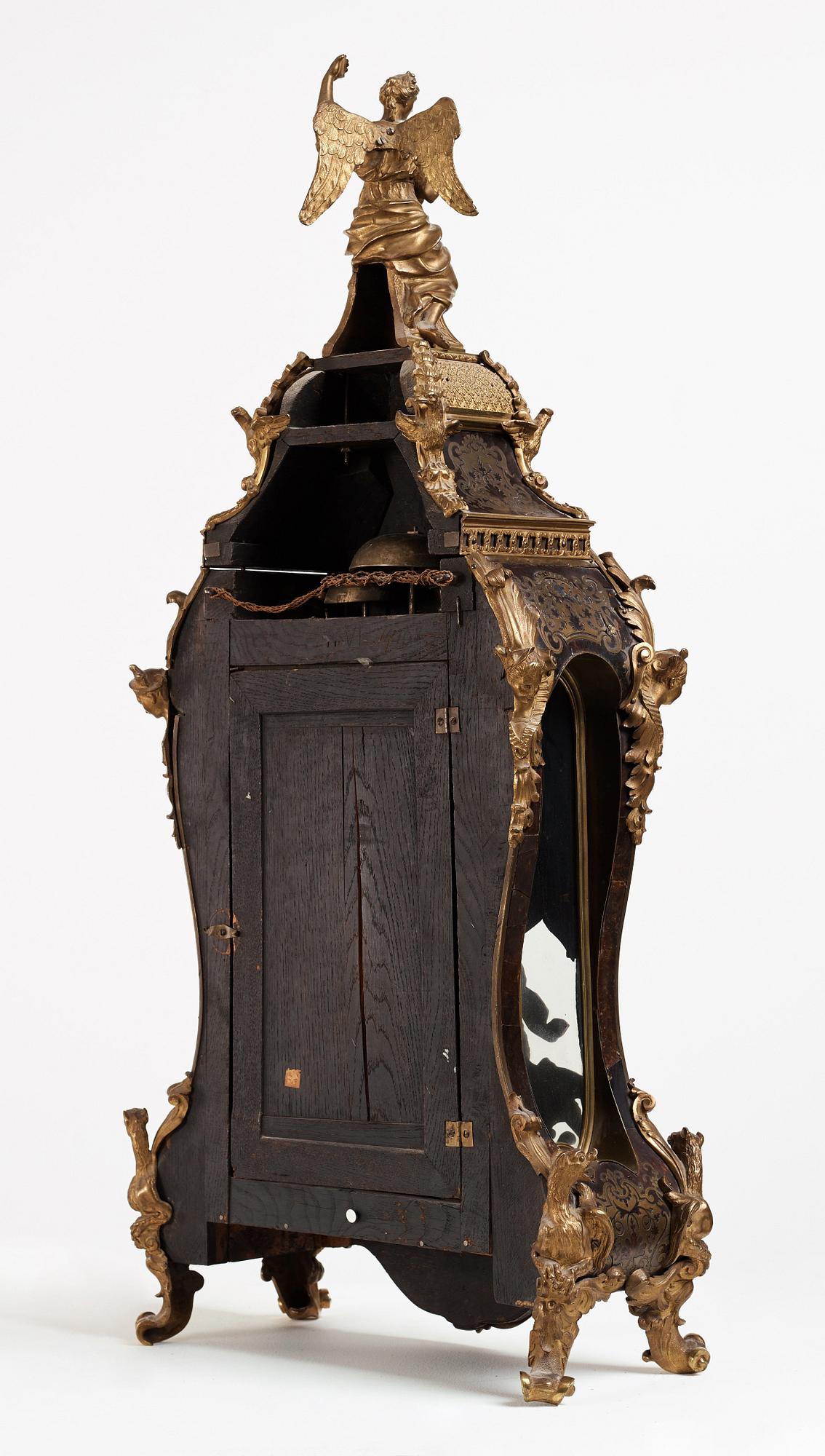 BORDSPENDYL, Frankrike 1700-talets första hälft, régence.