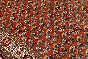 A semi-antique Bidjar carpet, c. 337 x 251 cm.