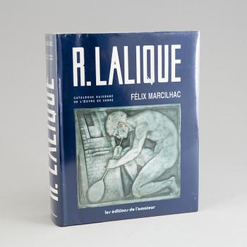 BOK, "René Lalique 1860-1945 maître-verrier analyse de l'oeuvre et catalogue raisonné", Félix Marcilhac, 1994.
