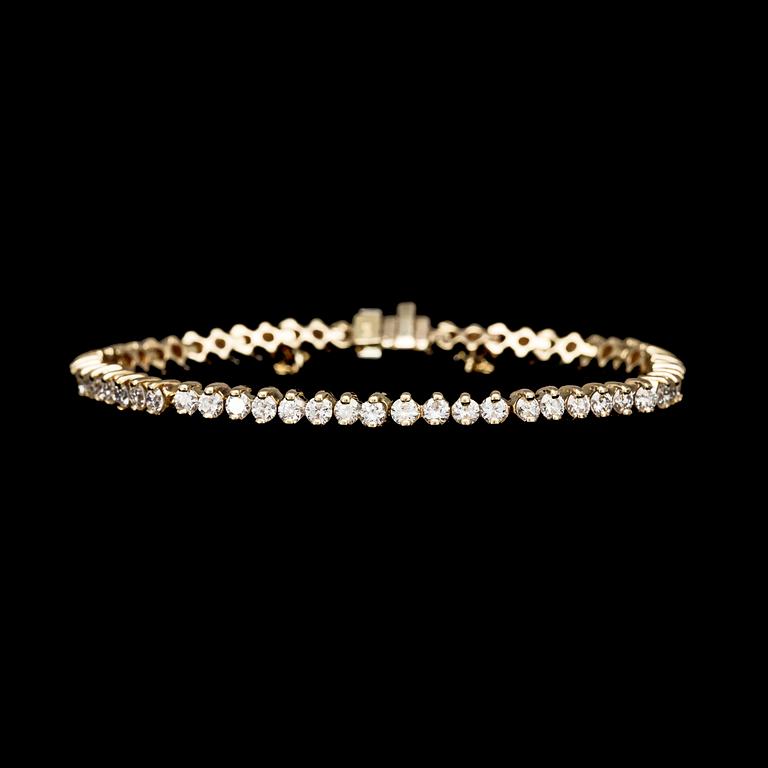 BRACELET, 60 brilliant cut diamonds, tot. app. 4.81 cts.