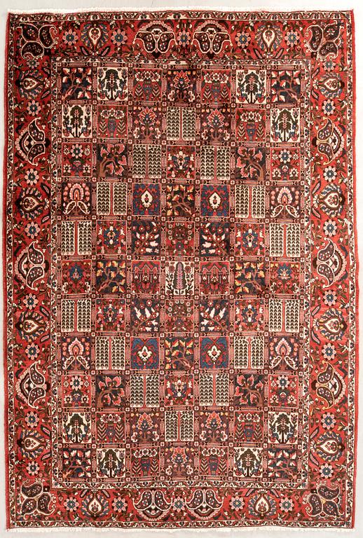 Bakthiari rug, approximately 358x268 cm.