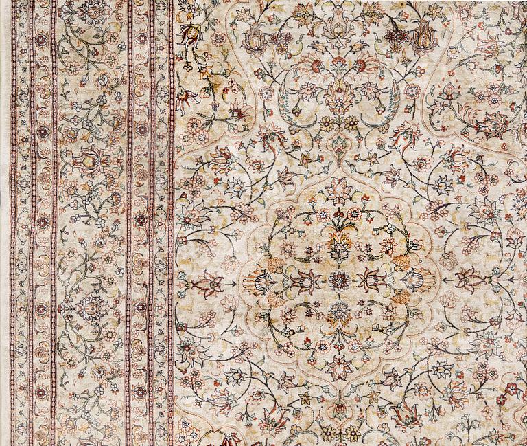 Carpet, silk, oriental, approx. 279 x 184 cm.