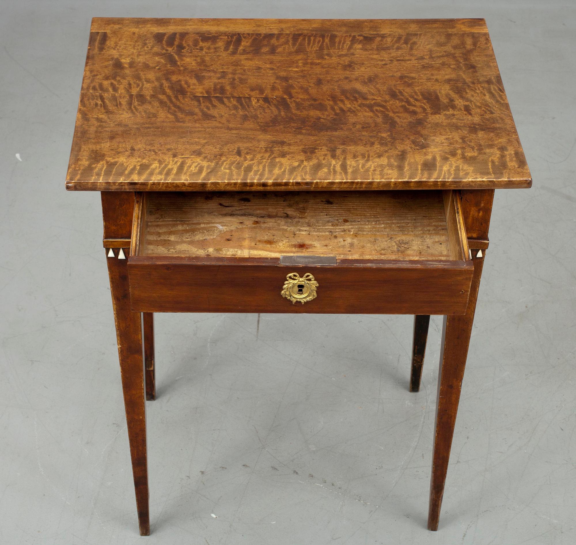 BORD, björk/flambjörk, sengustaviansk, ca 1800.