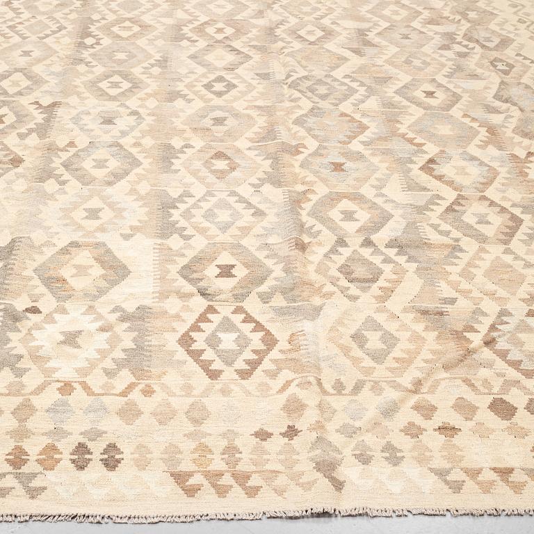 MATTA, kelim, 411 x 321 cm.