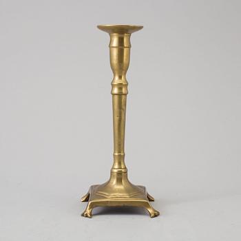 A BRONZE CANDLESTICK, 17th/18th century.