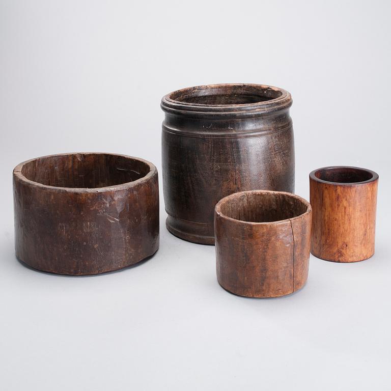 PARTI FÖREMÅL, 4 delar, trä, 1900-tal.