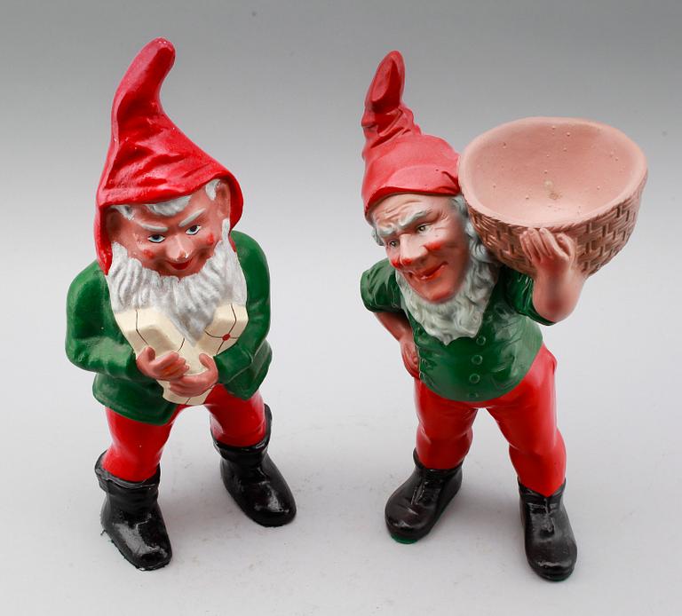 FIGURER, 2 st, gips och terracotta, 1900-talets andra hälft.