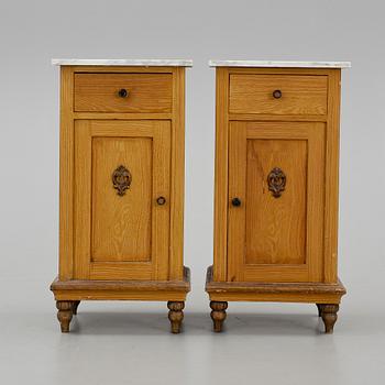 SÄNGBORD, ett par. Omkring år 1900.