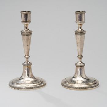 LJUSSTAKAR ETT PAR, silver, Madrid 1803, Antonio Goicochea, vikt 868 g.