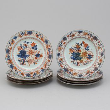 Eight imari export porcelain plates, Qing dynasty, 18th century.