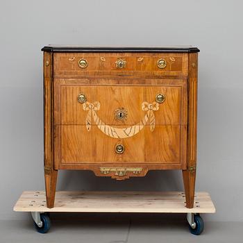 BYRÅ, gustaviansk stil, 1800-tal.