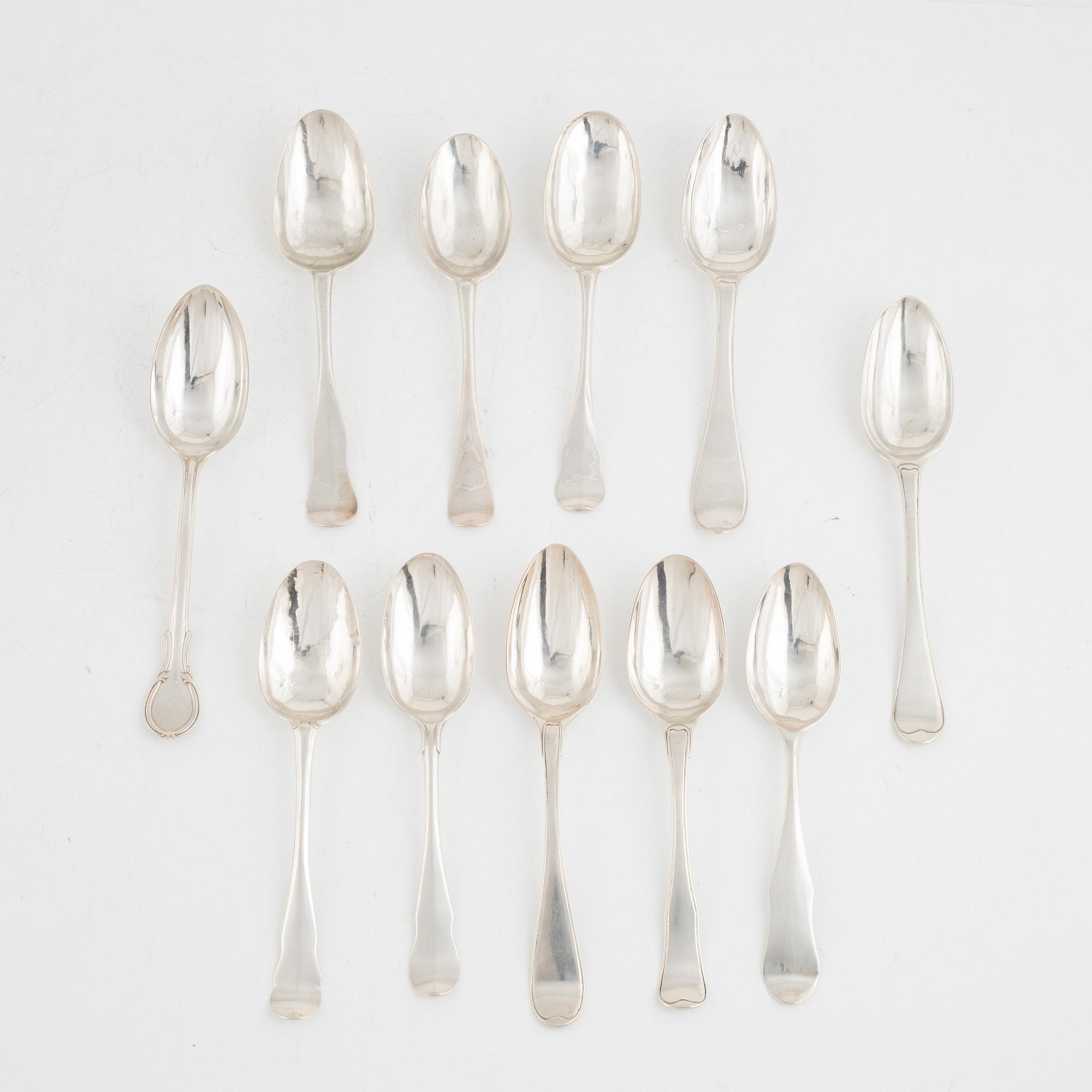 Skedar, 11 st, silver, bl.a. Gottfried Dubois, Stockholm 1743.