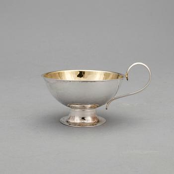 PUNCHMUGGAR, 17 st, silver GAB samt Cson, 1900-talets andra hälft / slut. Total vikt ca 606 g.