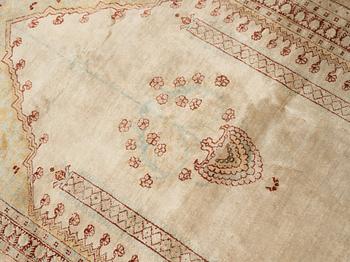 MATTO, an antique silk Tabriz, ca 165 x 118,5-111,5 cm.