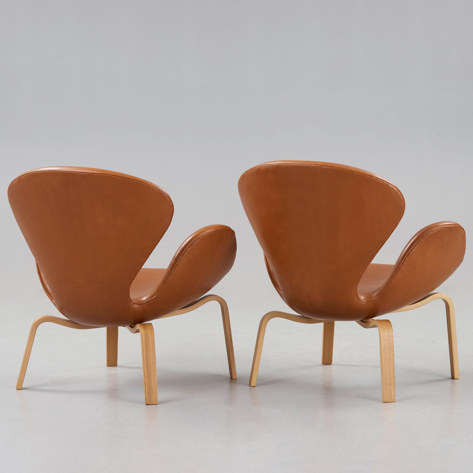 Arne Jacobsen, A pair of 'Swan' easy chairs, Fritz Hansen, Denmark 1966.