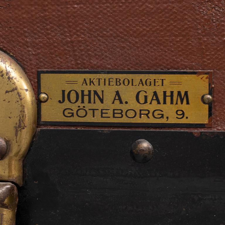 A travel wardrobe marked John A Gahm, Gothenburg, first half of the 20th Century.