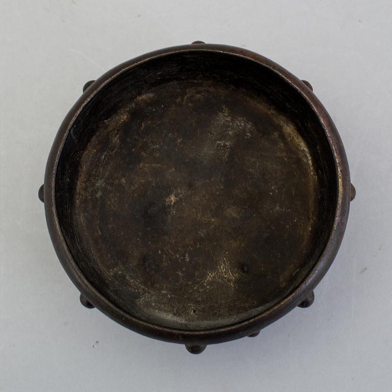 A bronze sensor, Kangxi mark, Qing Dynasty (1644-1912).