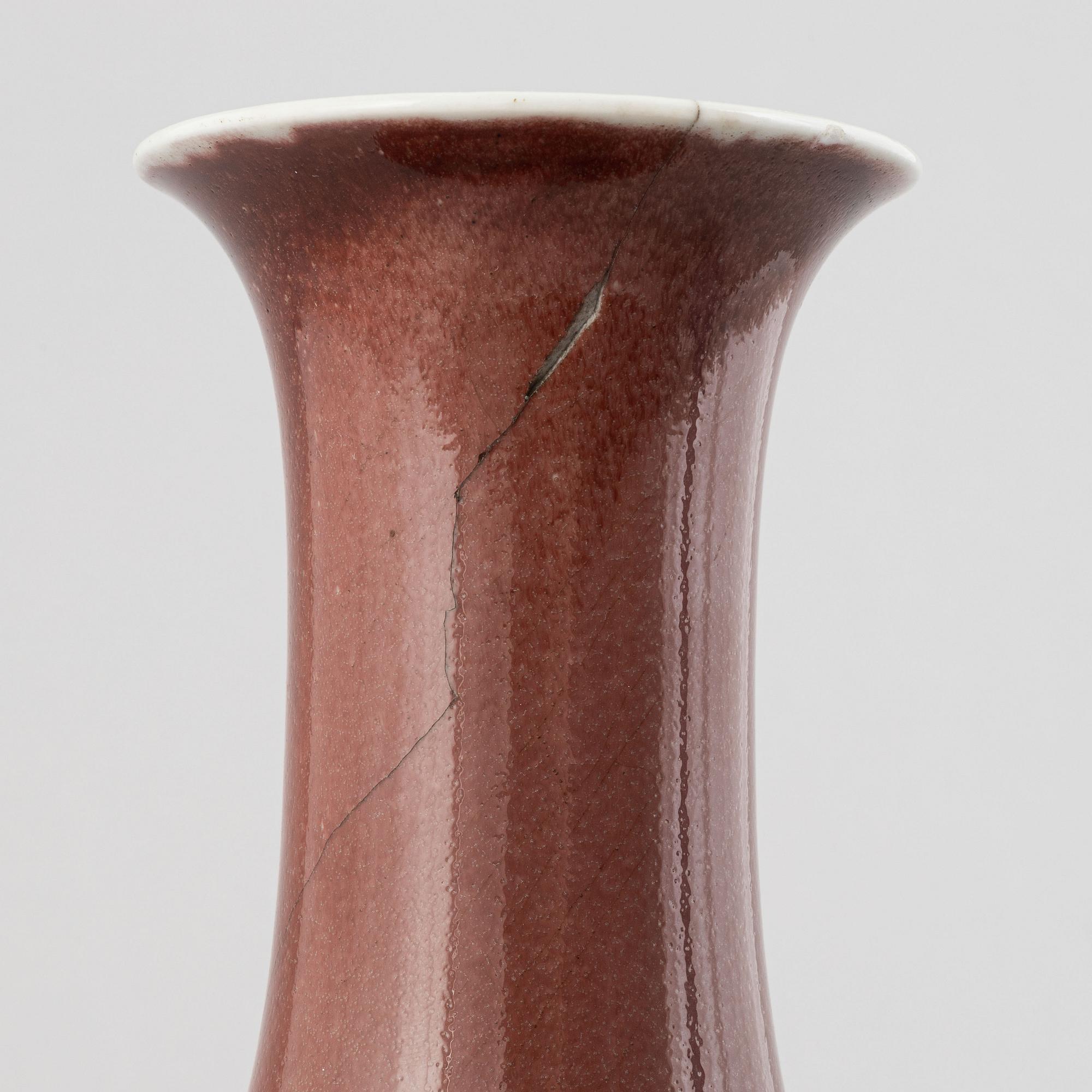 Three Chinese vases, porcelain / stoneware, 20th century.