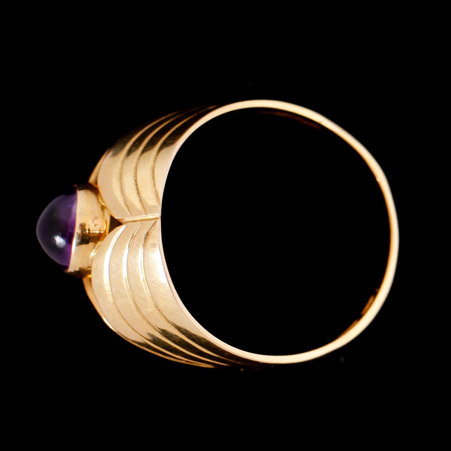 RING, 18 k guld, HE, Stockholm, 1957. Total vikt ca 4 g.