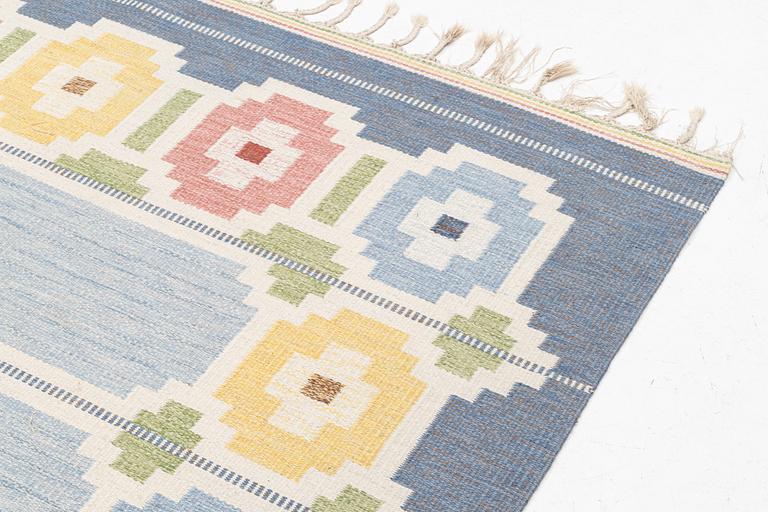 Helge Hamnert, matta, rölakan, Vävaregården Eringsboda, signerad HH, ca 308 x 202 cm.