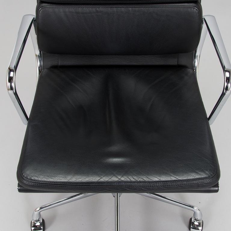 Charles & Ray Eames, a 21st-century "Soft Pad Chair EA 219, high backrest" office chair, Vitra.