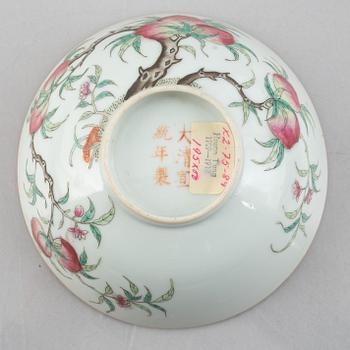 Skålar, fem stycken, porslin, Kina, 1900-tal.