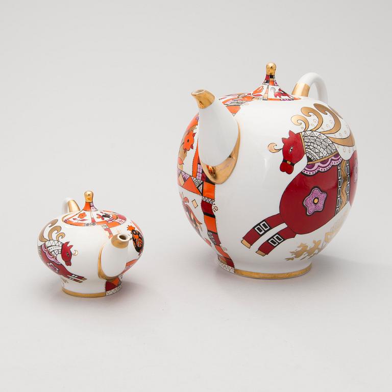 Two Lomonosov porcelain teapots, Soviet Union.