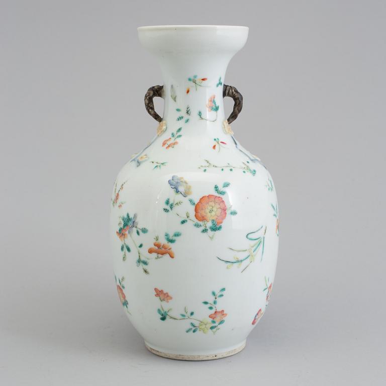 An early 20th century vase.