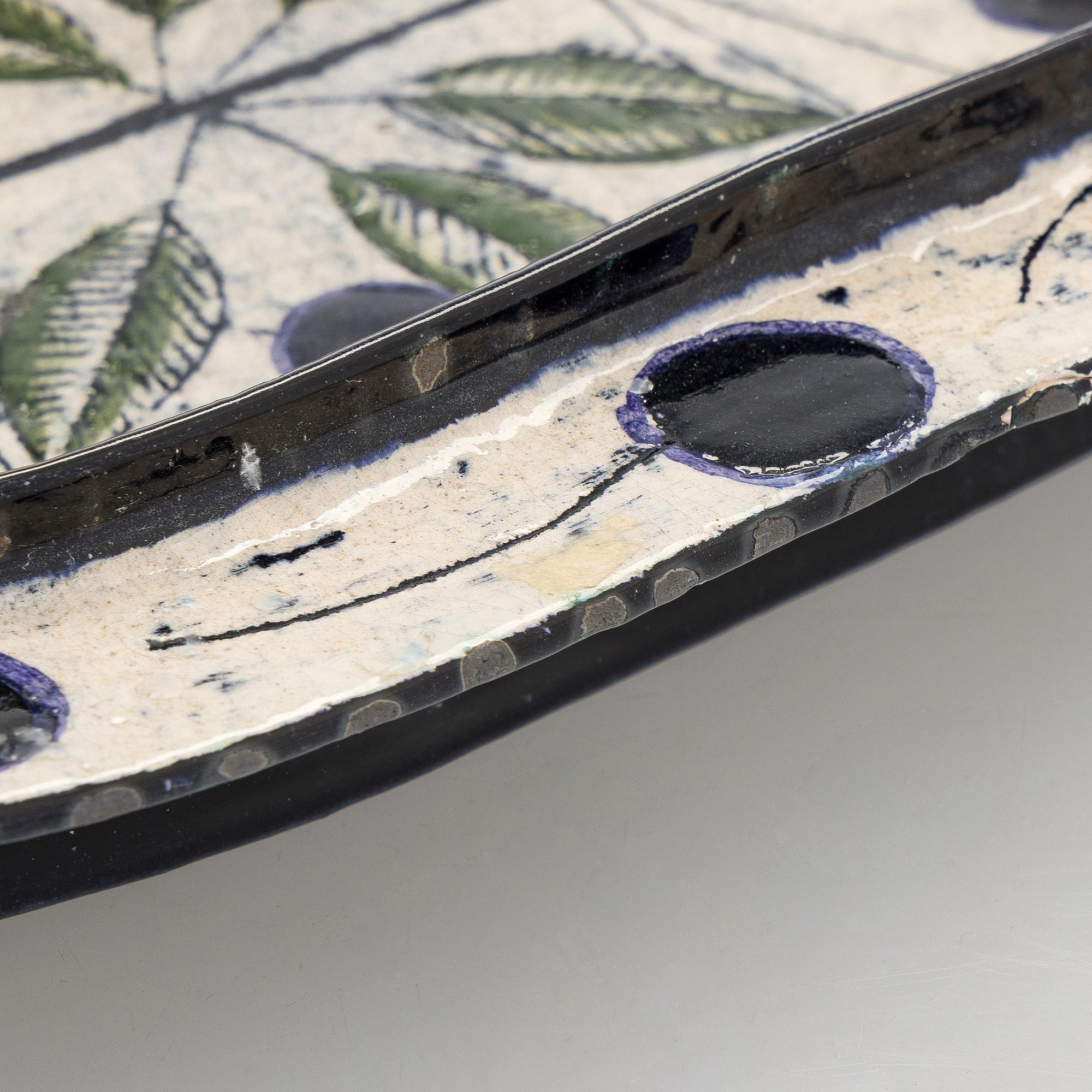 Birger Kaipiainen, a ceramic decorative plate, signed Kaipiainen.